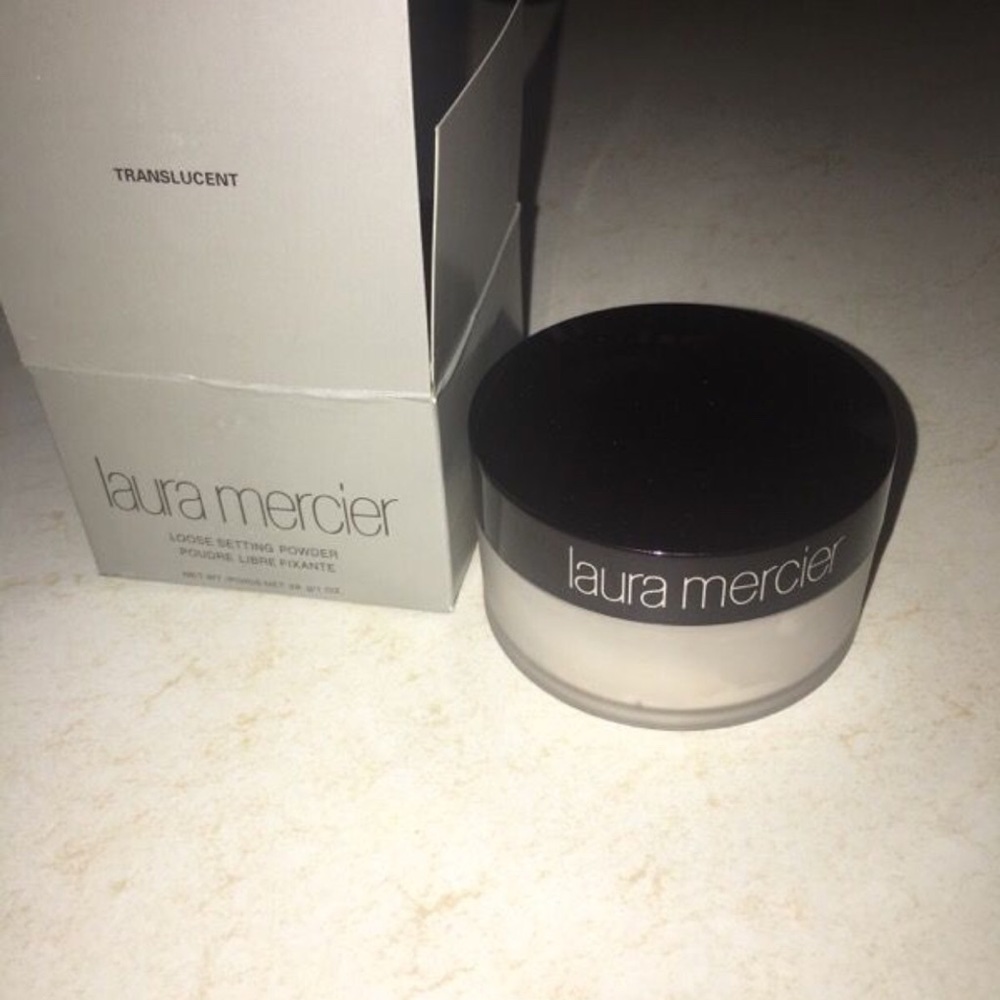 Laura Mercier setting powder